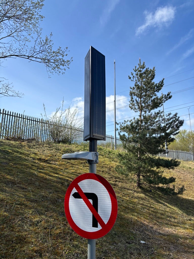 Kit eclairage solaire pour panneau de signalisation PRISMA