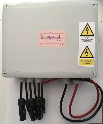 boitier securise de mise en parallele 3 panneaux 36 Cellules 12V