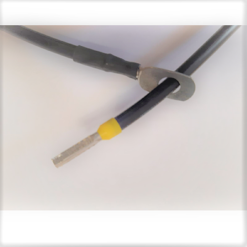 Câble 2M avec embout liaison batterie - régulateur 6mm2 1 cosse M8 noir