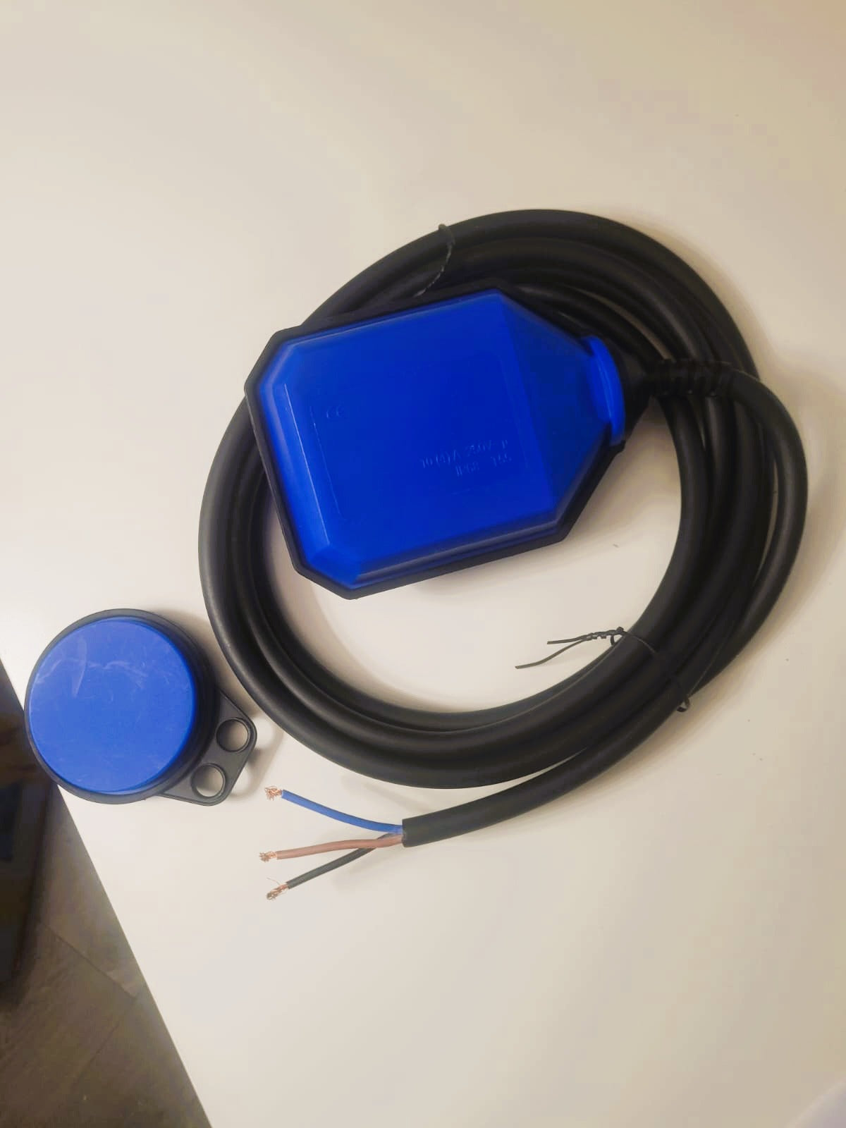 Interrupteur a flotteur (3m) pour pompe solaire